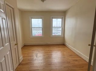 402 Bond St, Bridgeport, CT 06610