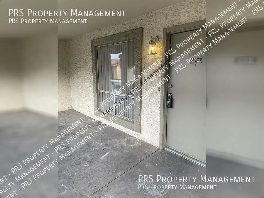 Unit in Ivyglen Townhomes Available Now!! — Photo 2
