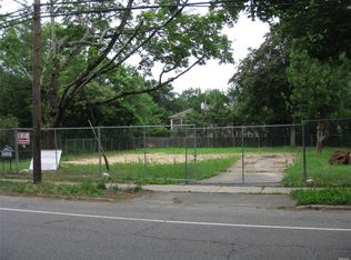 401 I U Willets Rd, Roslyn Heights, NY 11577