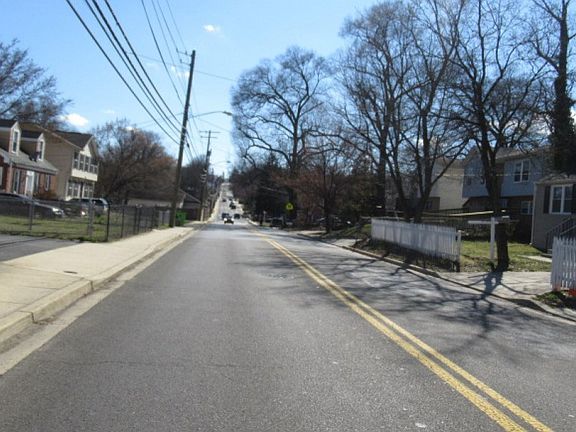 5th image of 727 Larchmont Ave