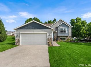 2903 Fox Hill Dr, Jenison, MI 49428