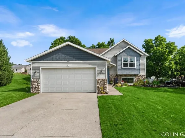 2903 Fox Hill Dr, Jenison, MI 49428