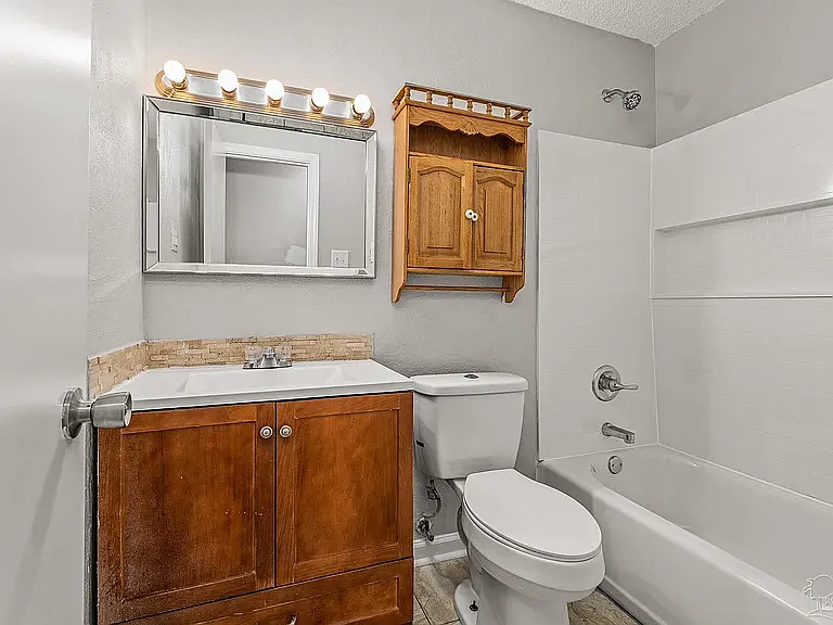 7056 Santa Barbara St — Photo 17