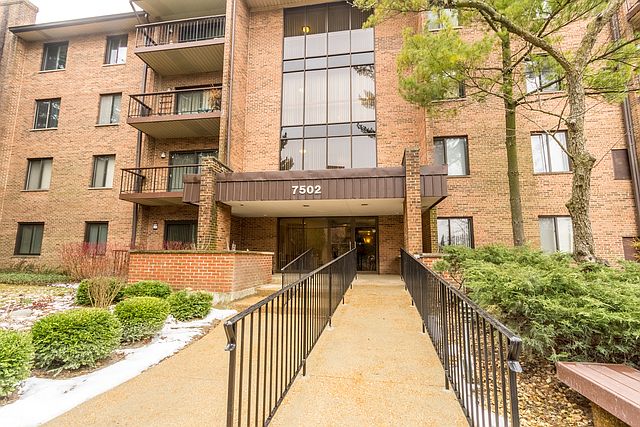 1st image of 7502 Farmingdale Dr APT 407