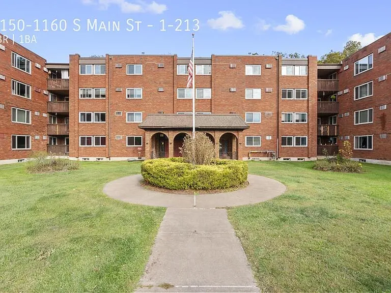 1150-1160 S Main St #1-213 — Photo 14