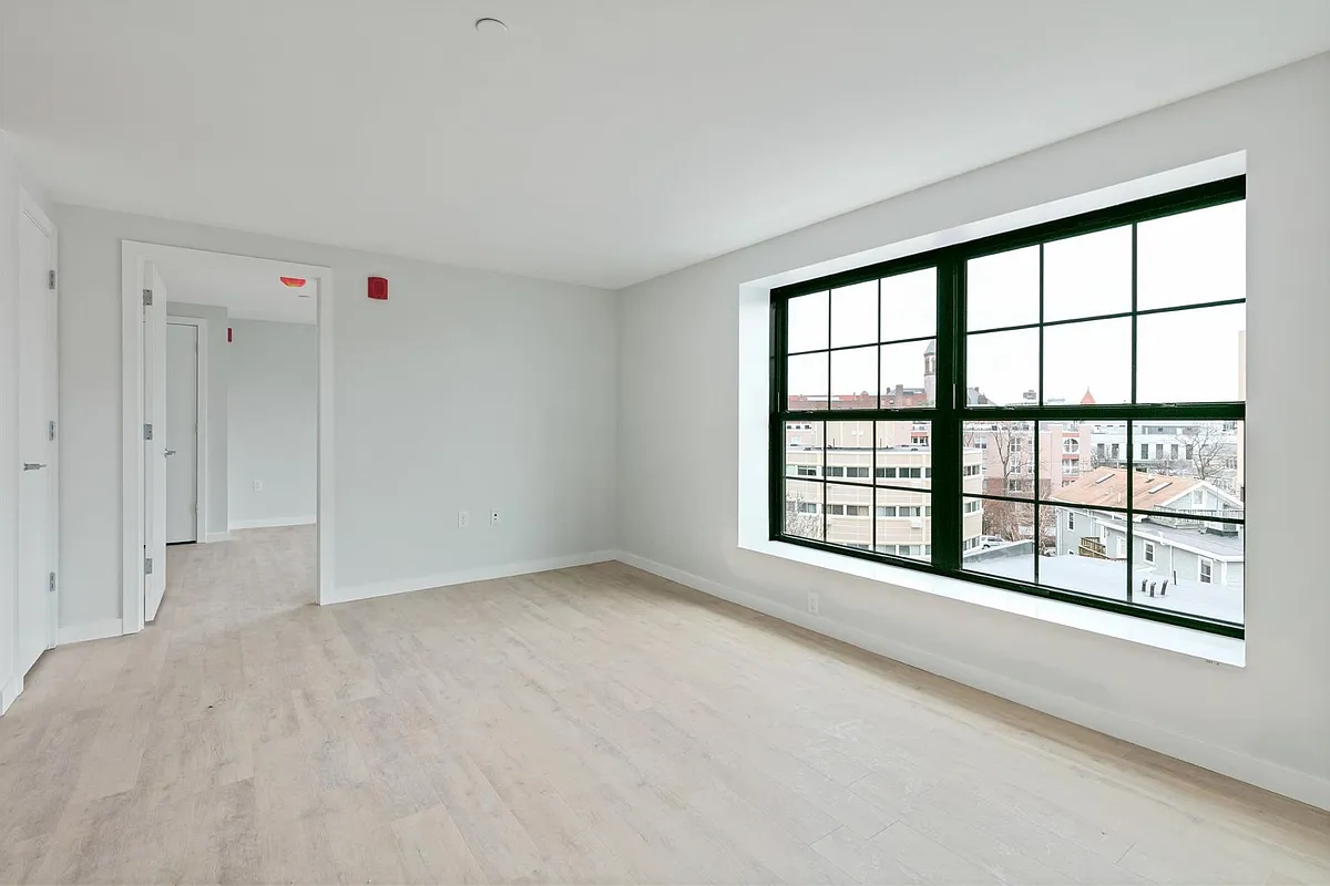 Building Photo - 400 Franklin St #5