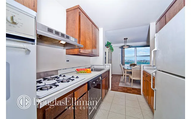 Sold by Douglas Elliman | media 16