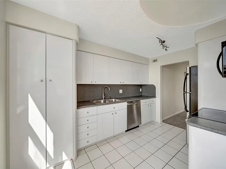 5200 N Ocean Blvd #1107B — Photo 45
