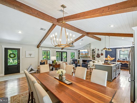 4th image of 8308 Mariner Ct
