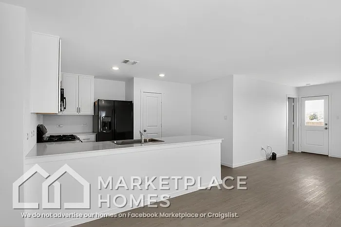 9721 NW 124th St — Photo 6