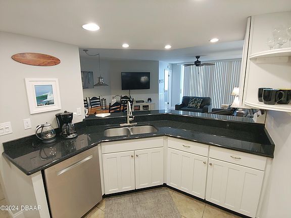 5th image of 4453 S Atlantic Ave Unit 505