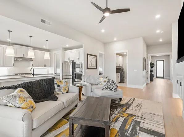 3038 NW Butte View Dr, Bend, OR 97703