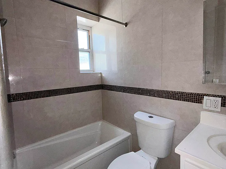 305 Clarkson Ave #8 — Photo 5