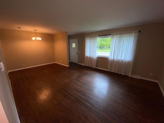 2nd image of 1207 Queenie Ln