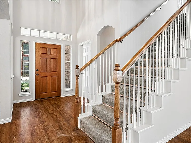 2413 Aberdeen Ave — Photo 5