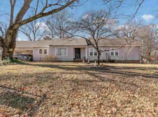 1497 Riverside Dr, Jackson, TN 38301