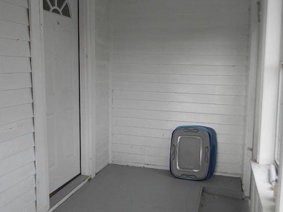 5th image of 316 Stewart St
