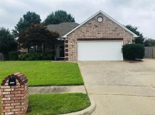 1204 S 36th St, Broken Arrow, OK 74014