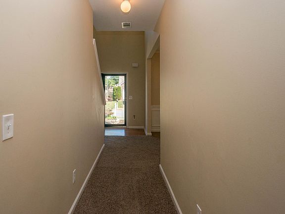 5th image of 304 Tuggle Ct