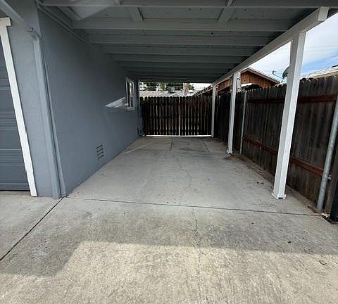 4th image of 6421 Grattan Way