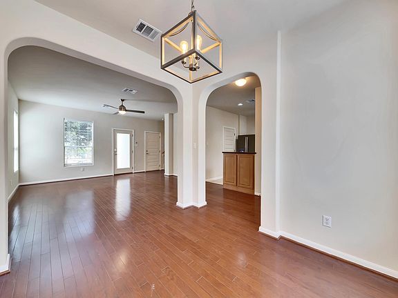 3rd image of 1900 Tramson Dr #1