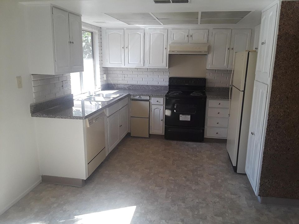 1st image of 1030 Forest Knoll Dr