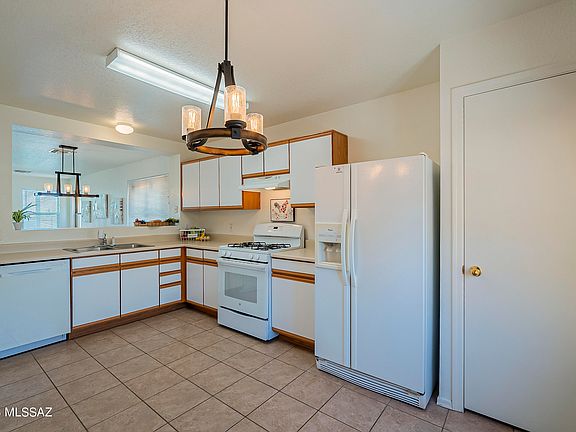 5th image of 8050 S Teaberry Ave