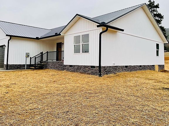 3rd image of 307 Eagle Dr