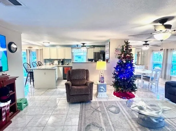 5635 Captain John Smith Loop, North Fort Myers, FL 33917