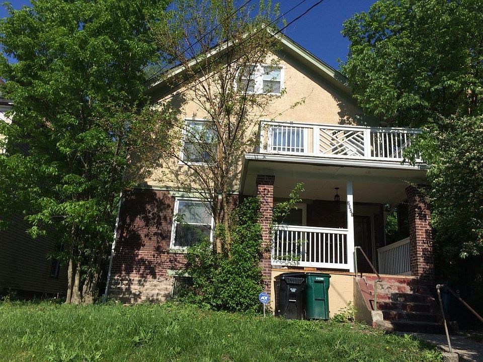 Large second floor apartment on two levels with deck on seco