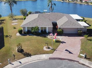403 Blackhawk Cir, Sun City Center, FL 33573