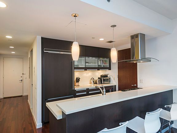4th image of 50 W 15th St APT 6B