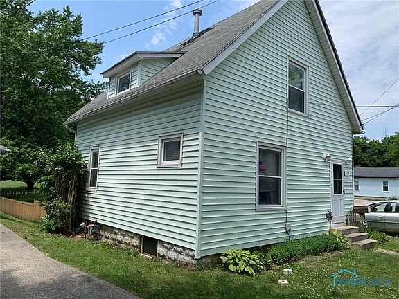 2nd image of 327 Fairview St