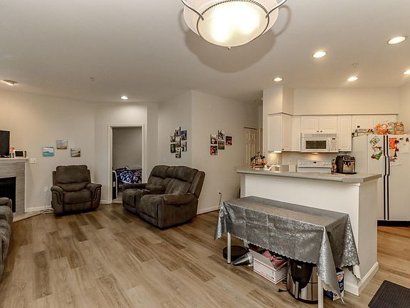 4th image of 16125 Juanita Woodinville Way NE Unit 2401