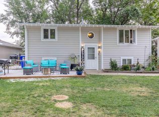 2 Bancroft Ct, McCook Lake, SD 57049