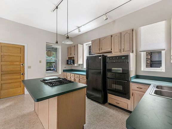 4th image of 3419 N Greenview Ave #1