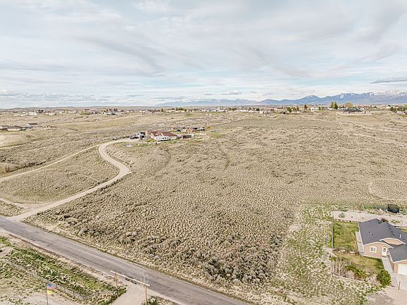 4th image of 593 Shadybrook Dr