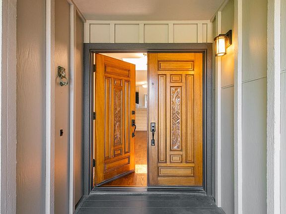 3rd image of 22 Hallmark Cir