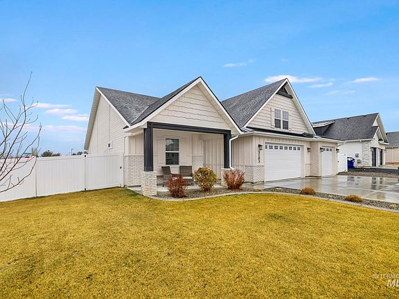 2nd image of 3103 Moonrise Rd