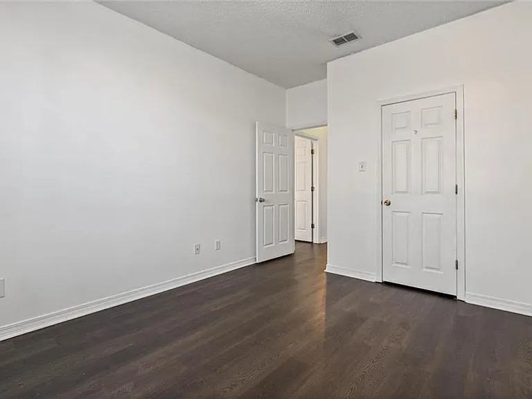1263 Smithfield Rd E — Photo 15