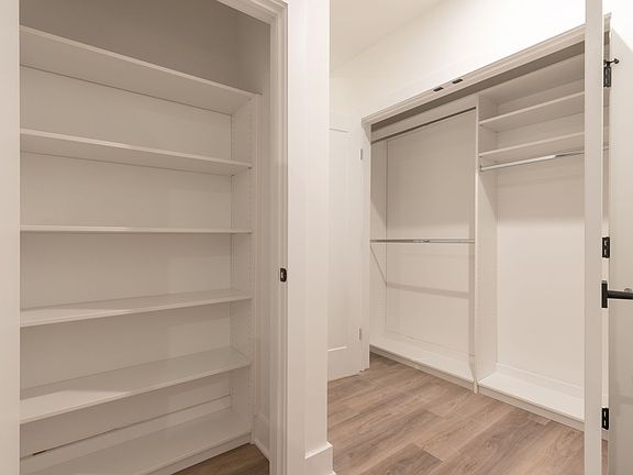 2nd image of 1421 E Columbia Ave APT 404