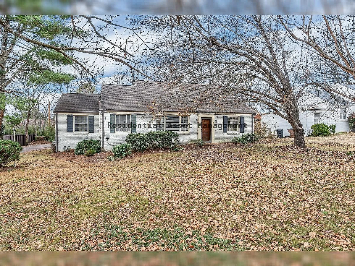 707 Estes Road — Photo 1