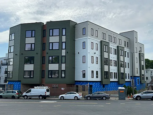 1305 Hyde Park Apartments Photo 1