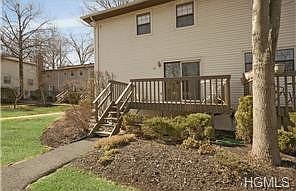 5th image of 40 Somerset Dr