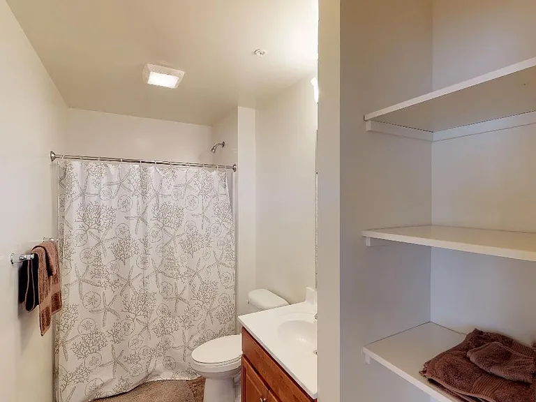 Hampshire Estates Apartments and Self Storage — Photo 10