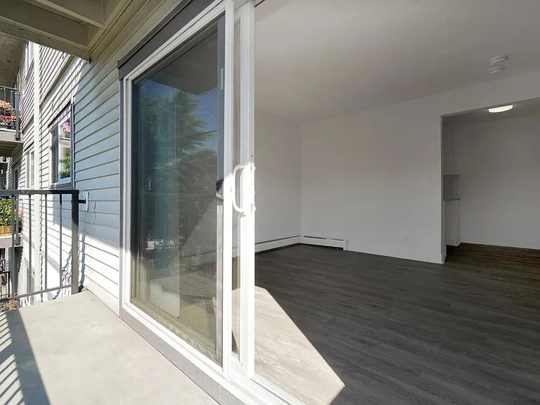 130 Stewart Ave #9 — Photo 22