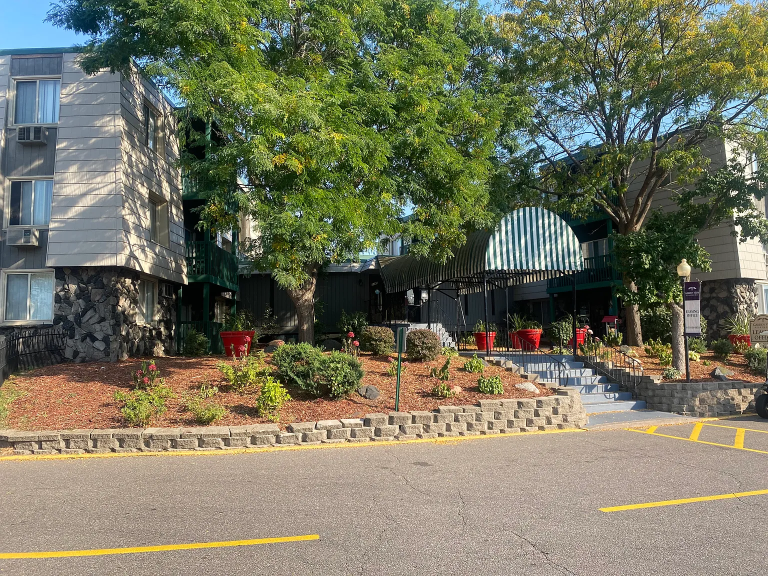 Gardenview Apartments — Photo 2