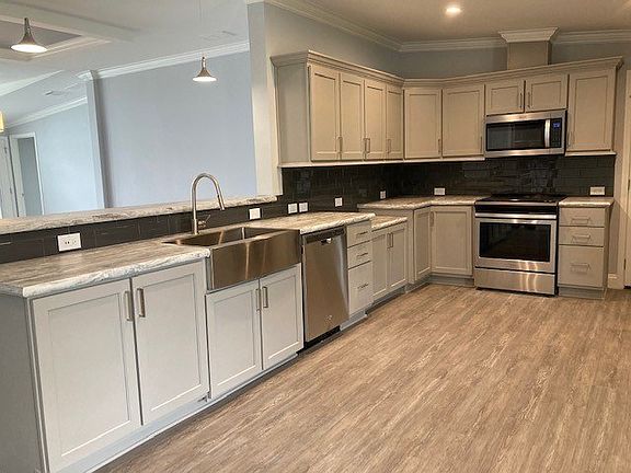 4th image of 1111 W Lakeview Dr #1111