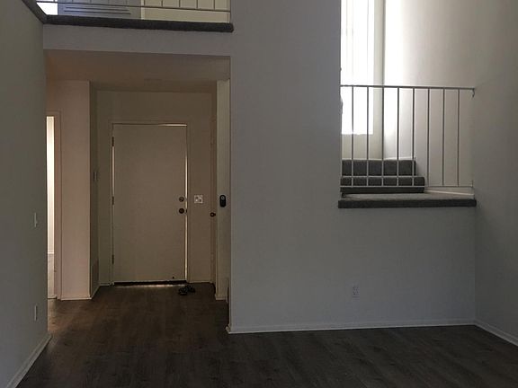 4th image of 233 Red Oak Ave