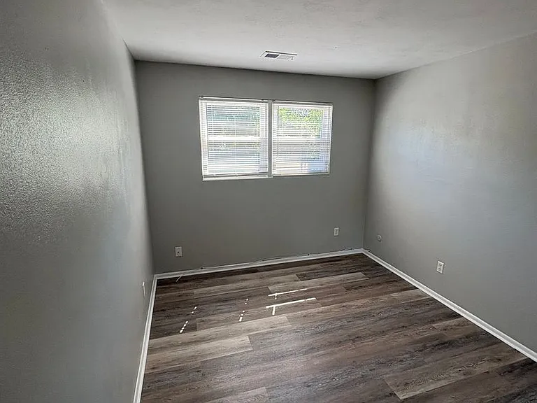 Peoria Place Apartments — Photo 18